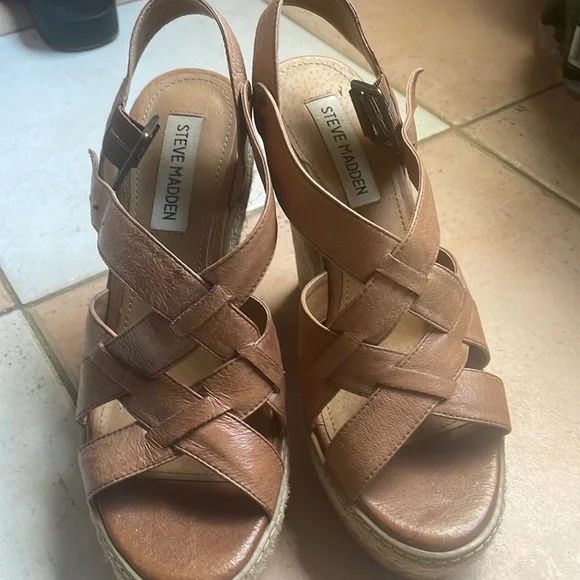 Steve Madden camel wedges - Picture 1 of 8